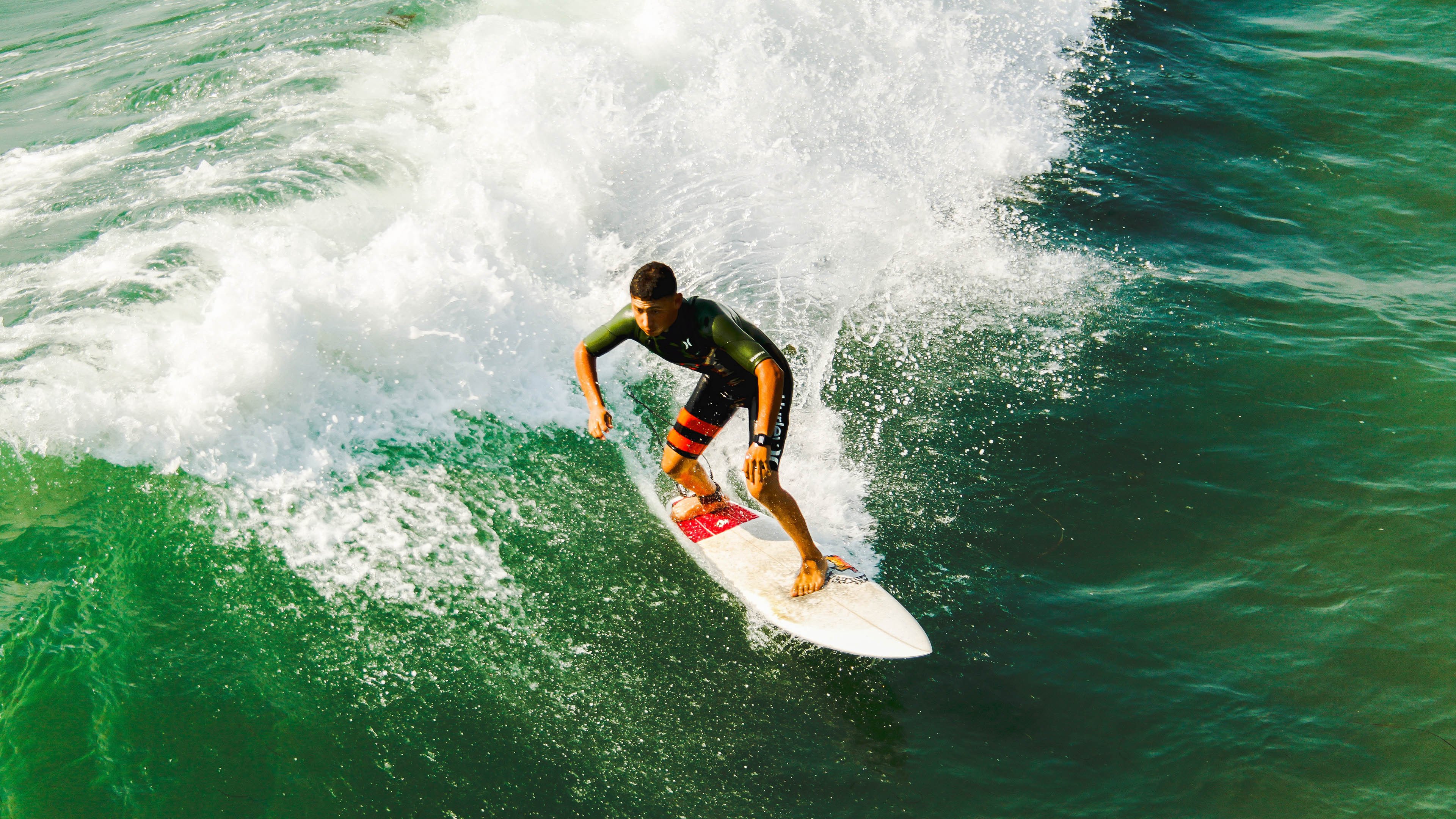 九游电脑版-流畅的控球战术引领巴萨在西甲保持强势，巴萨控球率达81%